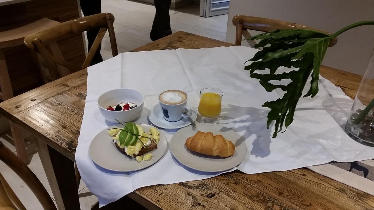 Amberhall Guesthouse Йоханнесбург Экстерьер фото
