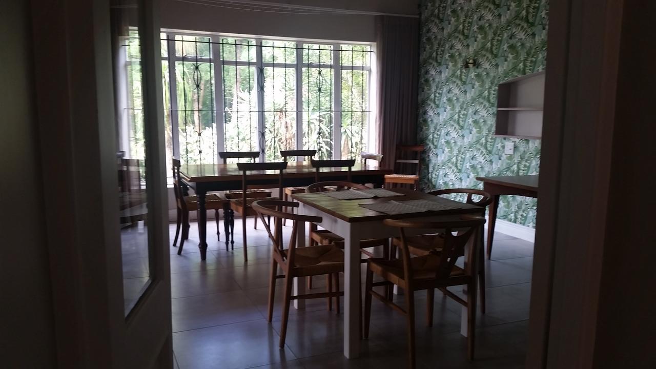 Amberhall Guesthouse Йоханнесбург Экстерьер фото