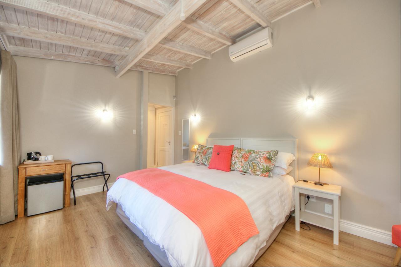 Amberhall Guesthouse Йоханнесбург Экстерьер фото