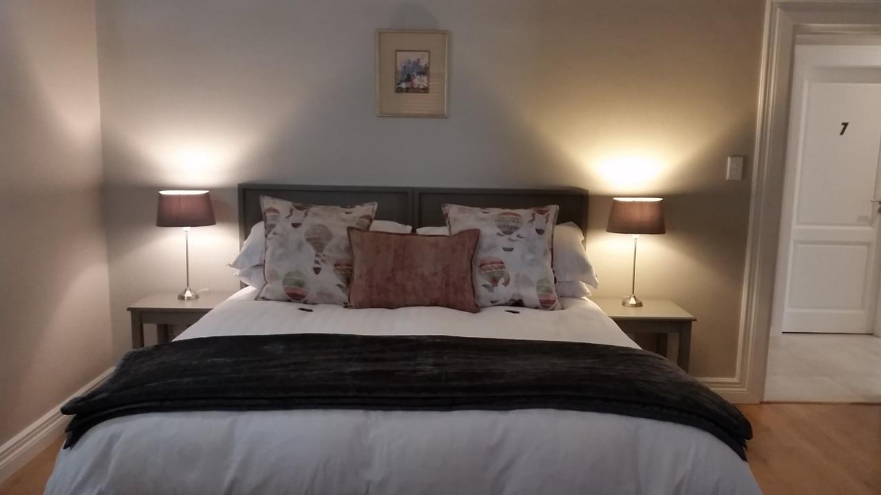 Amberhall Guesthouse Йоханнесбург Экстерьер фото