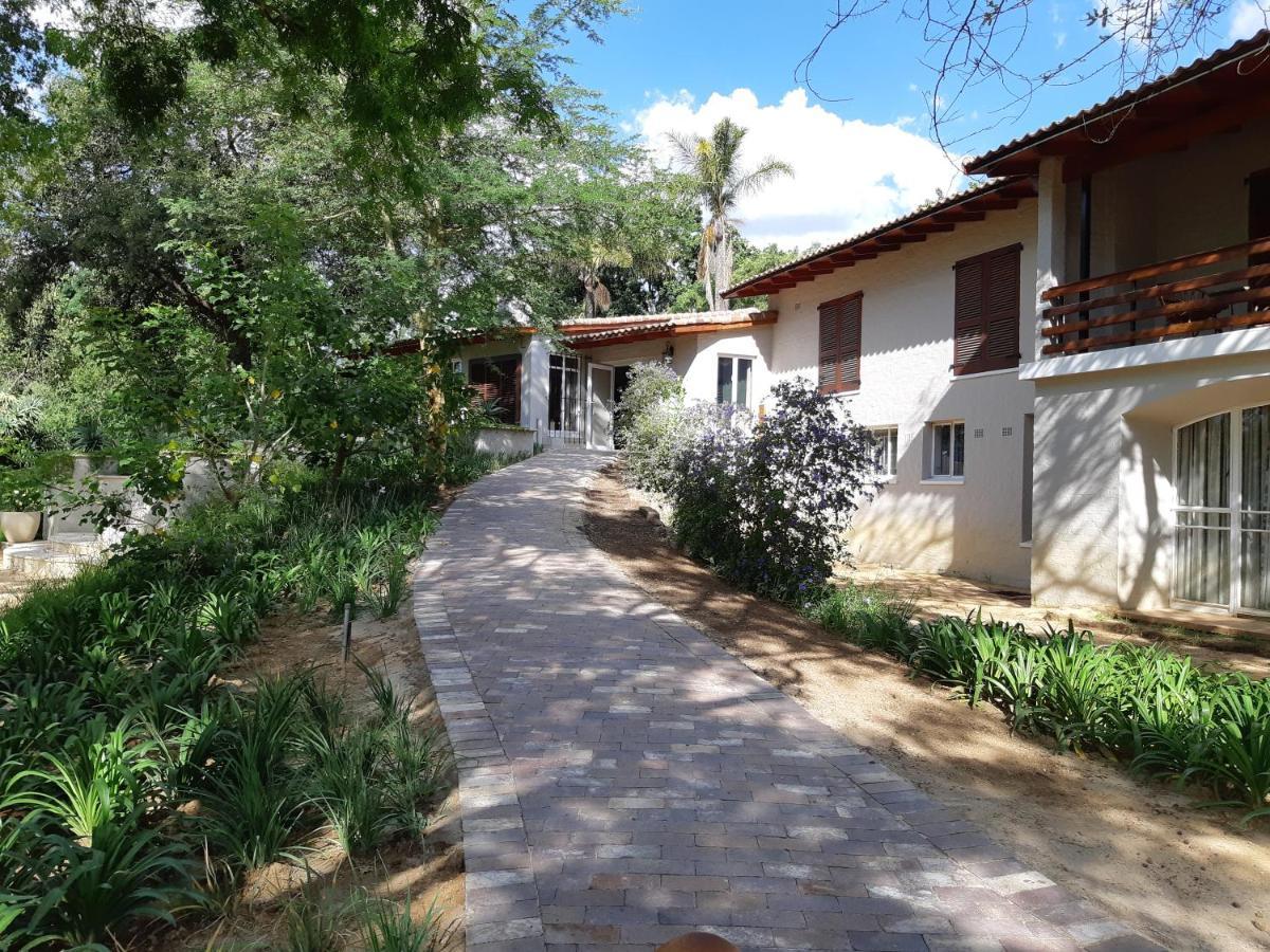 Amberhall Guesthouse Йоханнесбург Экстерьер фото